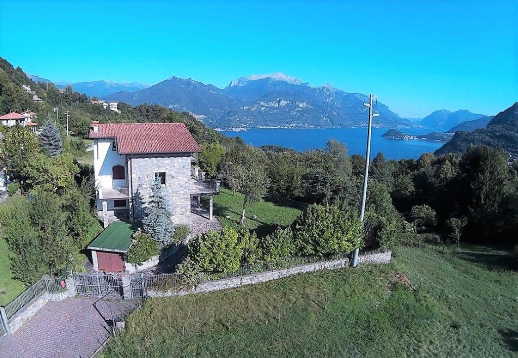 Beautiful Detached Villa With Breathtaking Lake View